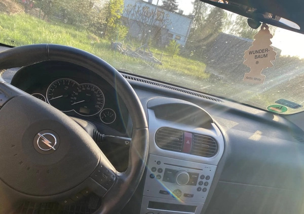 Opel Corsa cena 2814 przebieg: 181938, rok produkcji 2005 z Knurów małe 352
